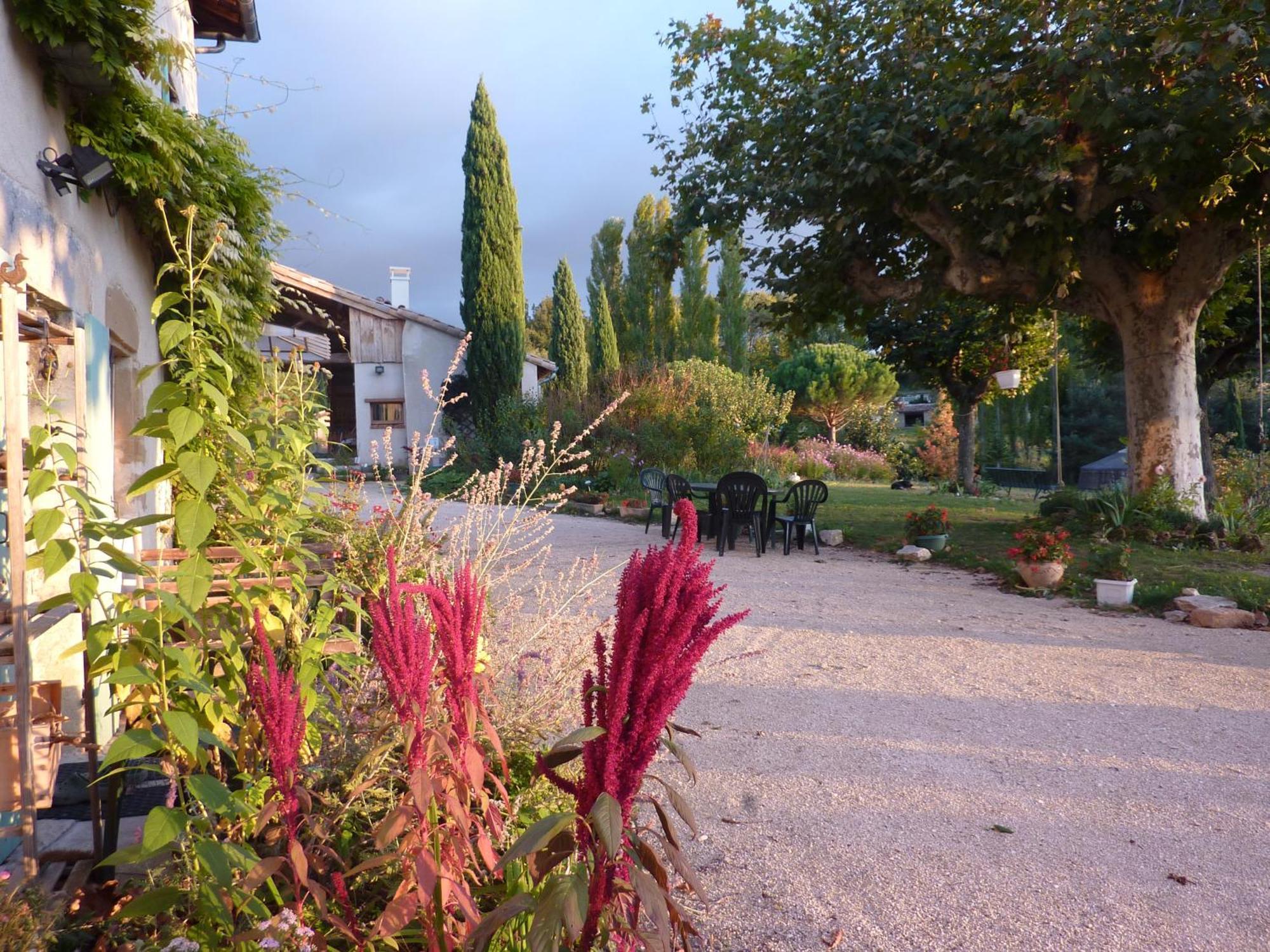 La Source, Vegetarian Guest House Chabeuil Екстер'єр фото